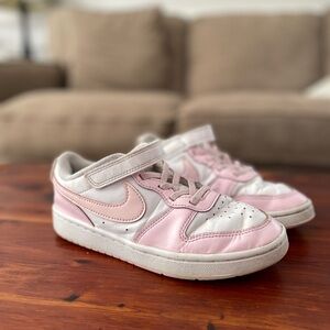 Nike Girls Pink Sneakers Youth 2.5 Court Borough Low Recraft